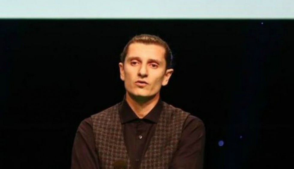 A generic square placeholder image with rounded corners in a figure.