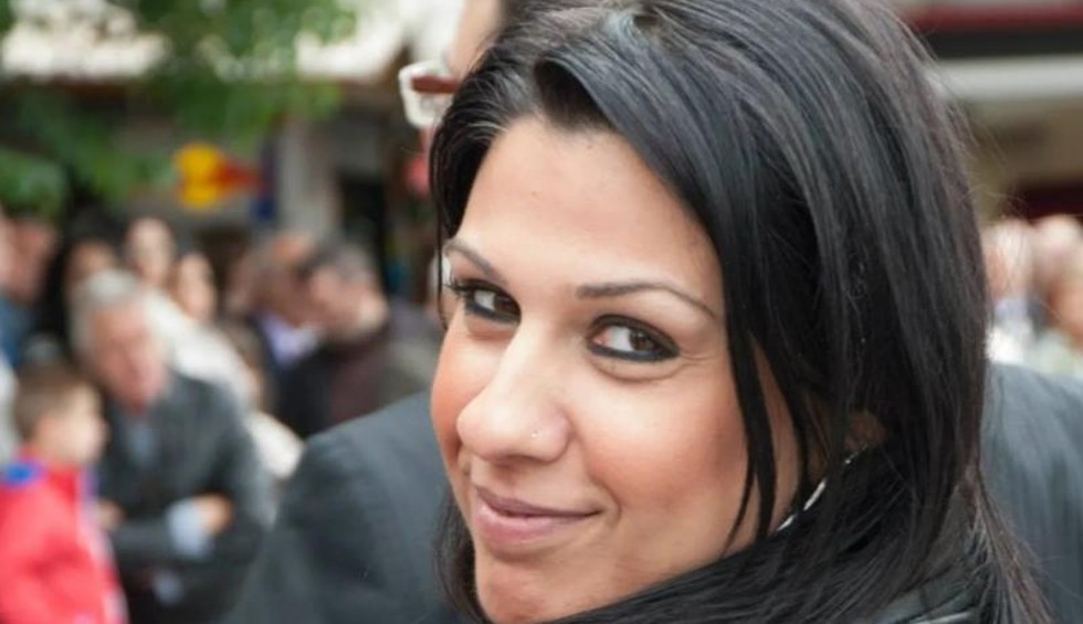 A generic square placeholder image with rounded corners in a figure.