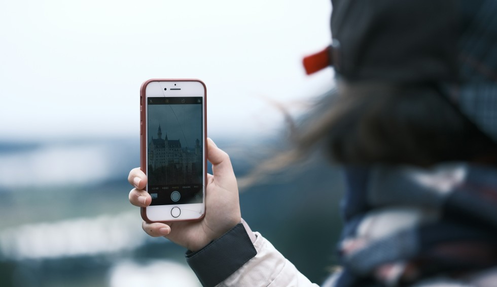 A generic square placeholder image with rounded corners in a figure.