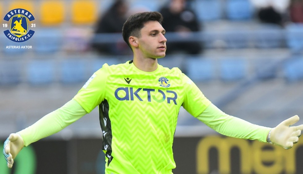 Αστέρας Τρίπολης: Ανανέωσε με τον Βασίλη Χατζηεμμανουήλ