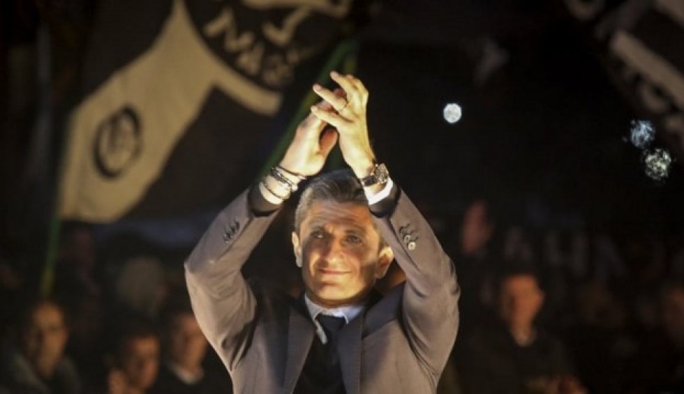 A generic square placeholder image with rounded corners in a figure.