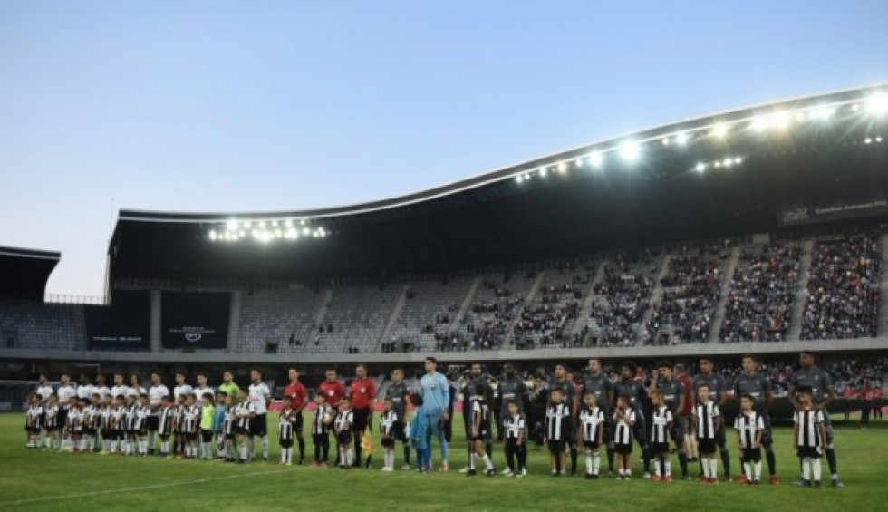 A generic square placeholder image with rounded corners in a figure.