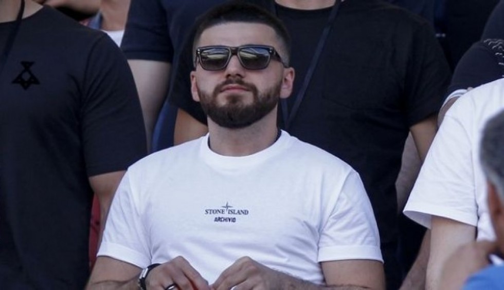 A generic square placeholder image with rounded corners in a figure.