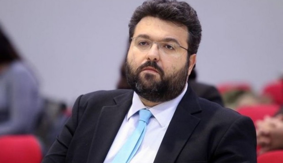 A generic square placeholder image with rounded corners in a figure.