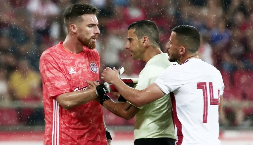 A generic square placeholder image with rounded corners in a figure.