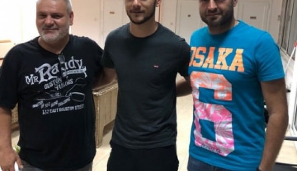 A generic square placeholder image with rounded corners in a figure.