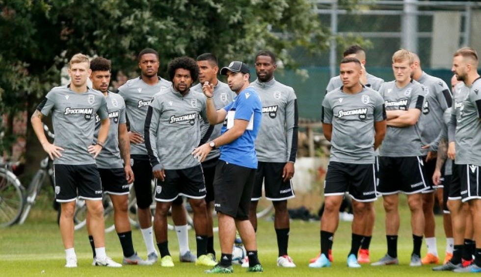 A generic square placeholder image with rounded corners in a figure.