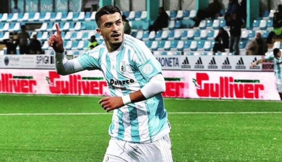 A generic square placeholder image with rounded corners in a figure.