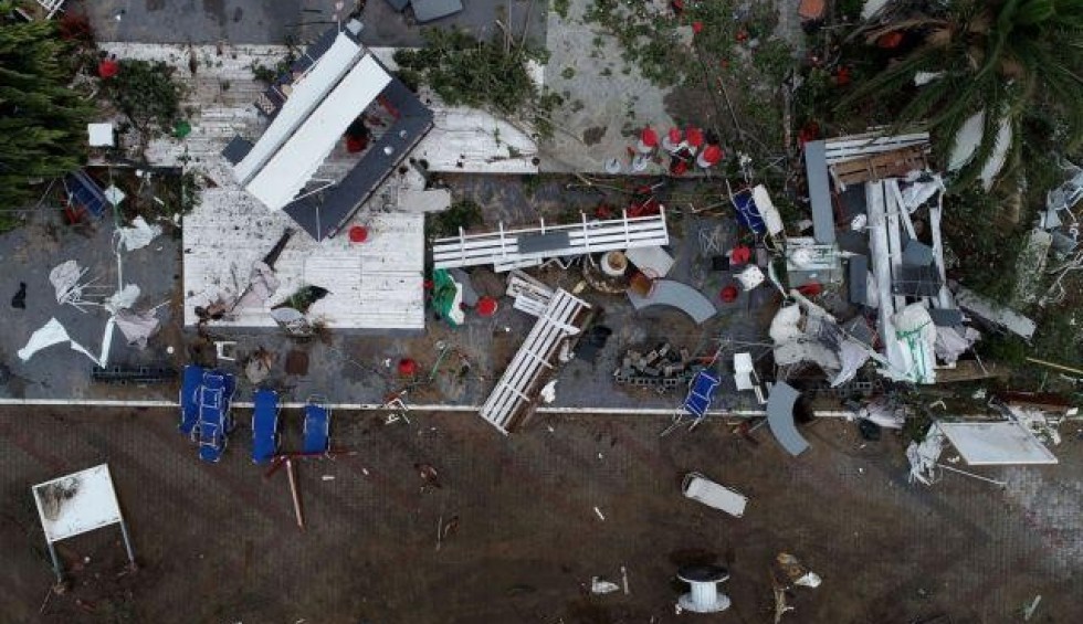 A generic square placeholder image with rounded corners in a figure.