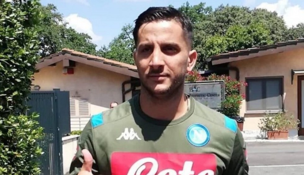 A generic square placeholder image with rounded corners in a figure.