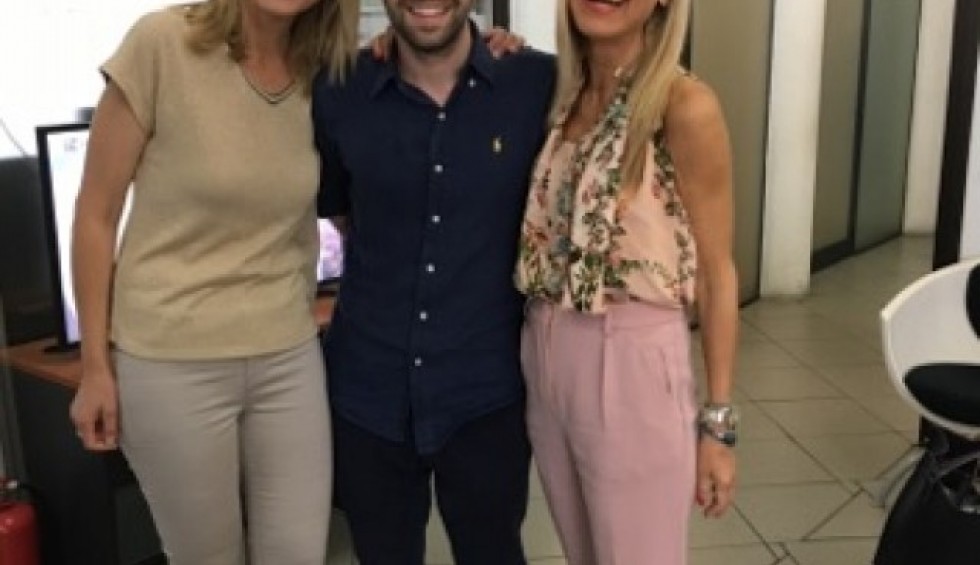 A generic square placeholder image with rounded corners in a figure.