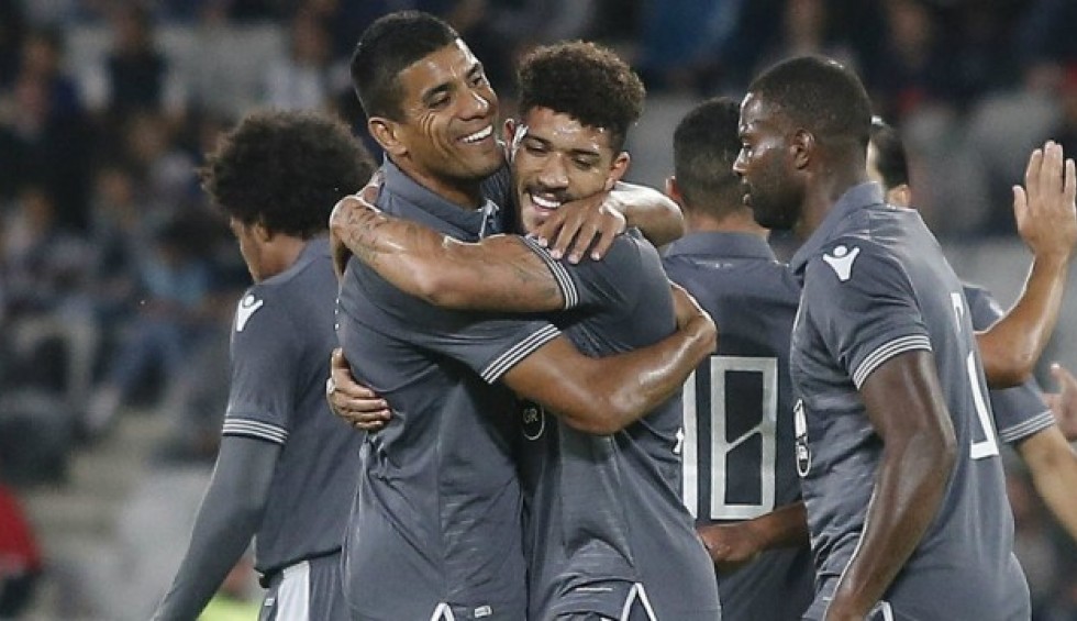 A generic square placeholder image with rounded corners in a figure.