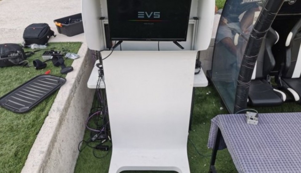 A generic square placeholder image with rounded corners in a figure.