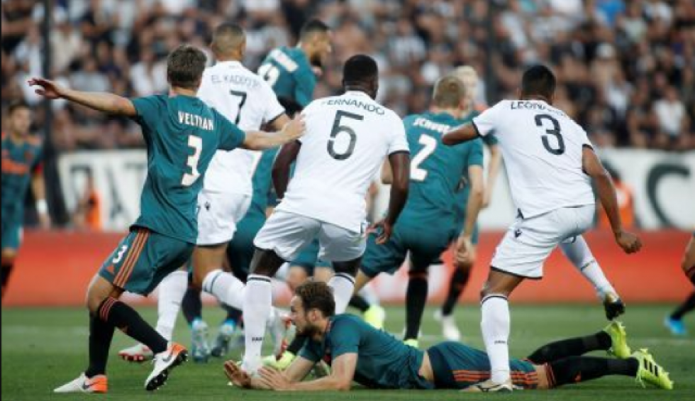 A generic square placeholder image with rounded corners in a figure.