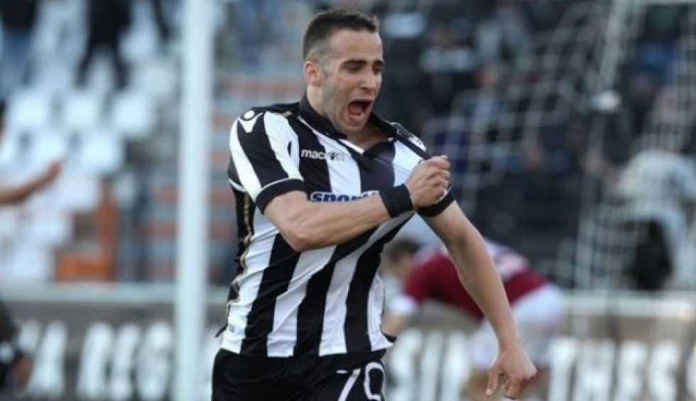 A generic square placeholder image with rounded corners in a figure.