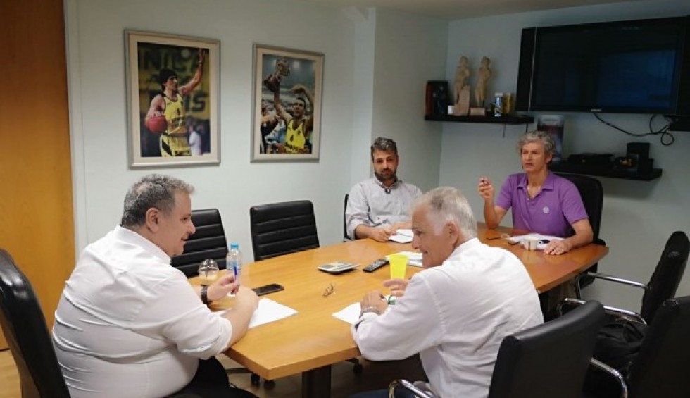 A generic square placeholder image with rounded corners in a figure.