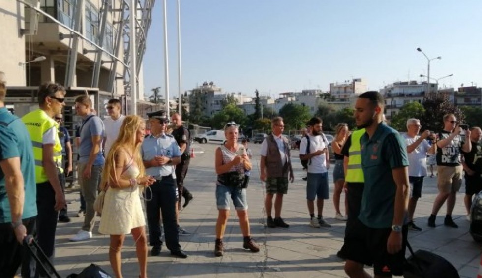 A generic square placeholder image with rounded corners in a figure.