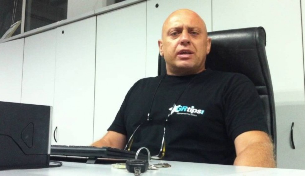 A generic square placeholder image with rounded corners in a figure.