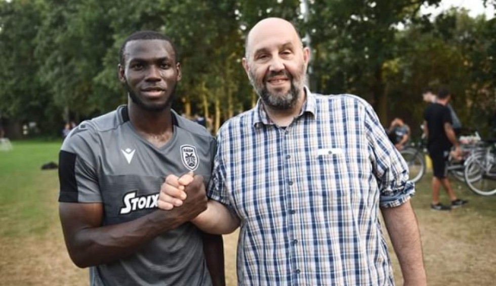 A generic square placeholder image with rounded corners in a figure.