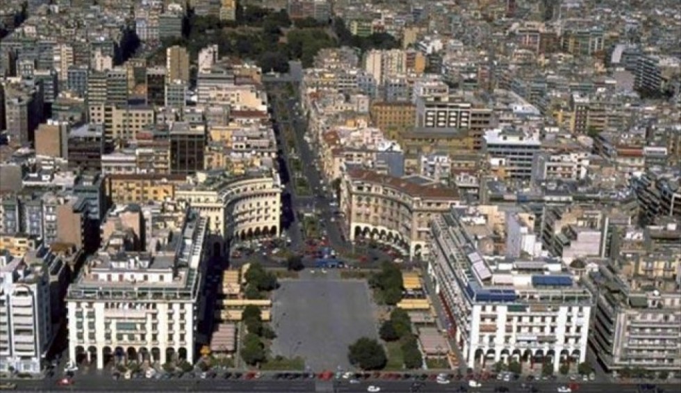 A generic square placeholder image with rounded corners in a figure.