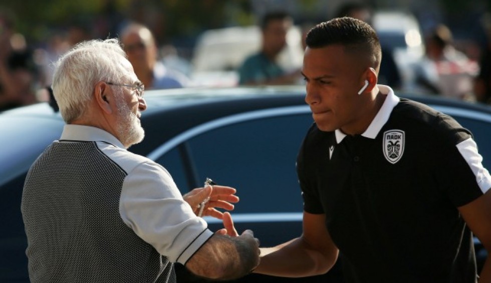 A generic square placeholder image with rounded corners in a figure.