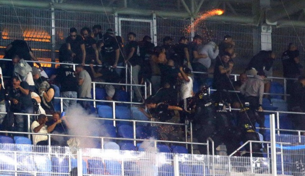 A generic square placeholder image with rounded corners in a figure.