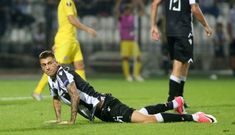 A generic square placeholder image with rounded corners in a figure.