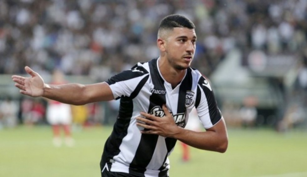 A generic square placeholder image with rounded corners in a figure.