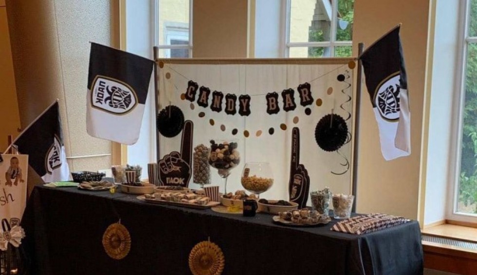 A generic square placeholder image with rounded corners in a figure.