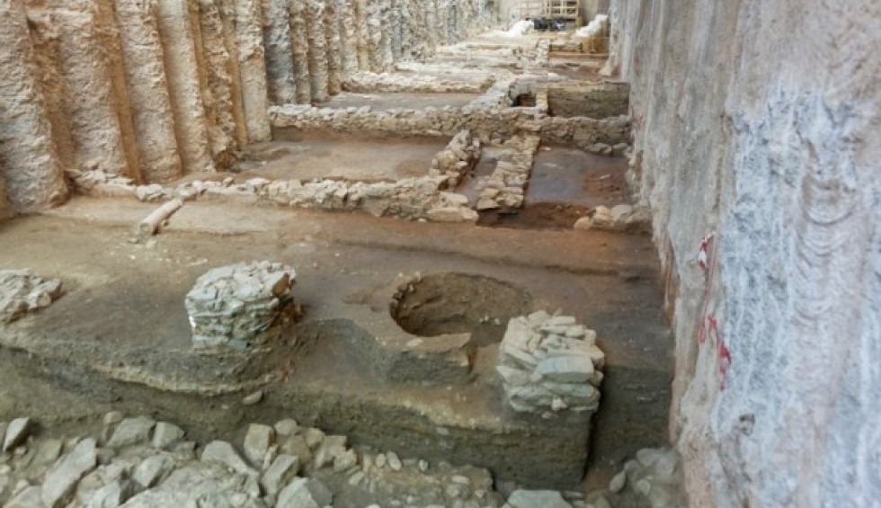 A generic square placeholder image with rounded corners in a figure.