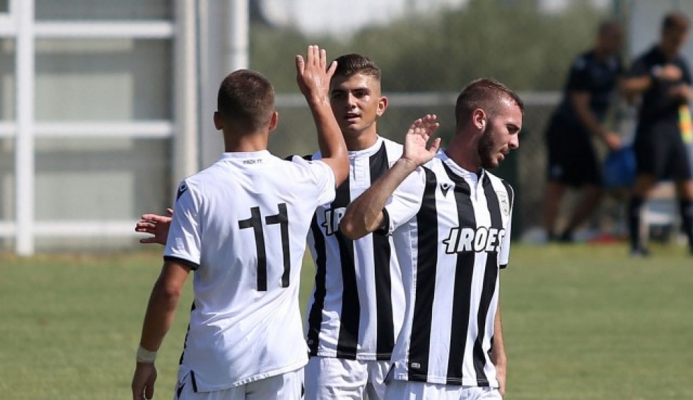 A generic square placeholder image with rounded corners in a figure.