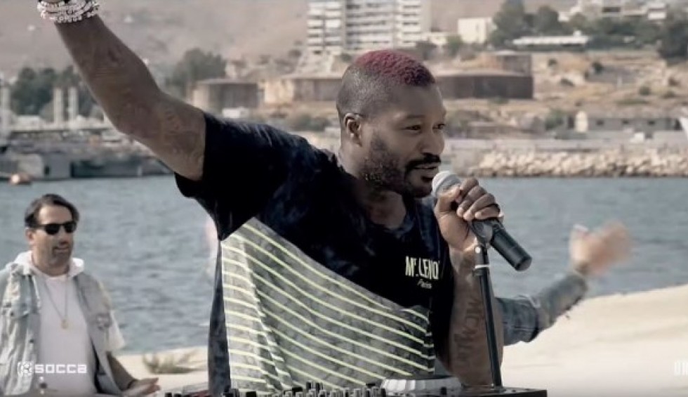 A generic square placeholder image with rounded corners in a figure.