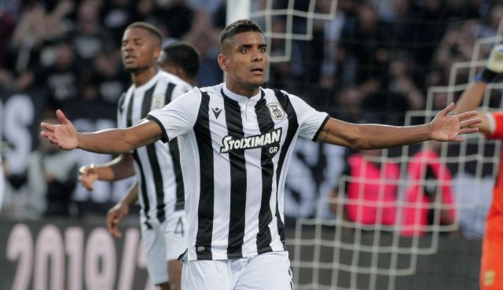 A generic square placeholder image with rounded corners in a figure.