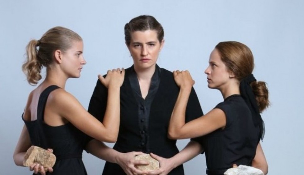 A generic square placeholder image with rounded corners in a figure.