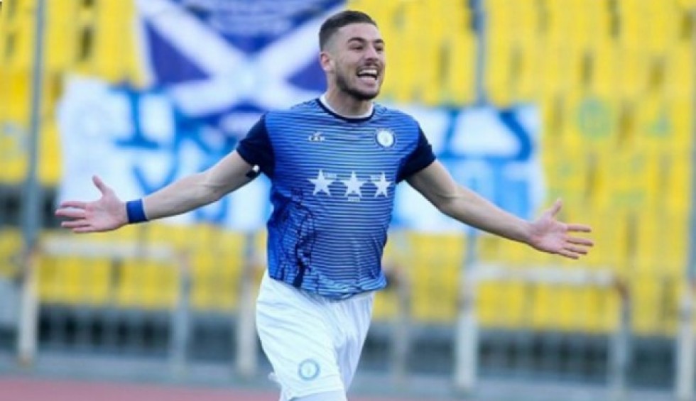 A generic square placeholder image with rounded corners in a figure.