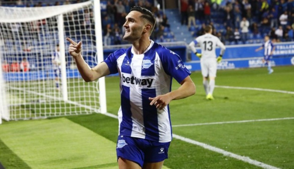 A generic square placeholder image with rounded corners in a figure.