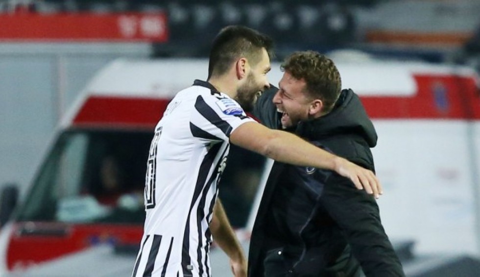 A generic square placeholder image with rounded corners in a figure.