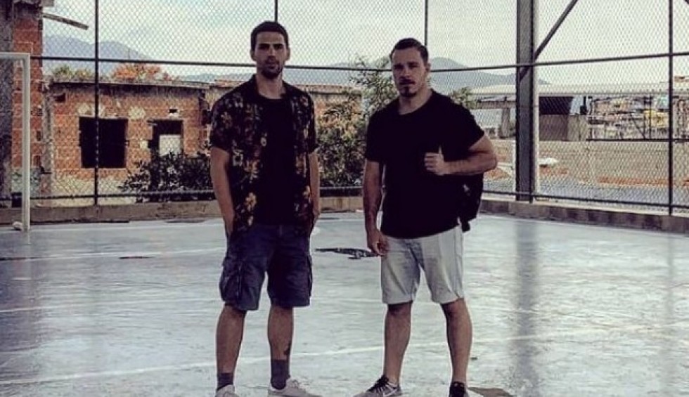 A generic square placeholder image with rounded corners in a figure.