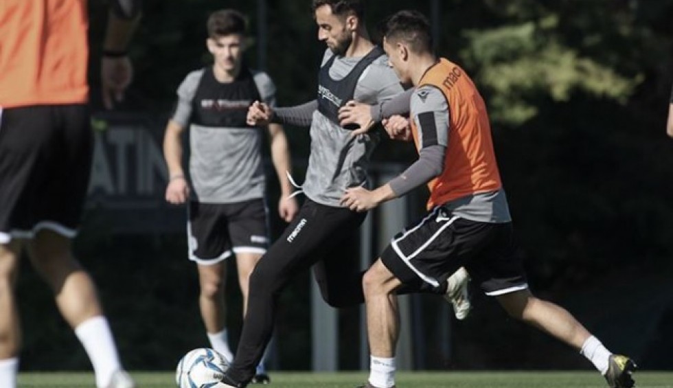 A generic square placeholder image with rounded corners in a figure.