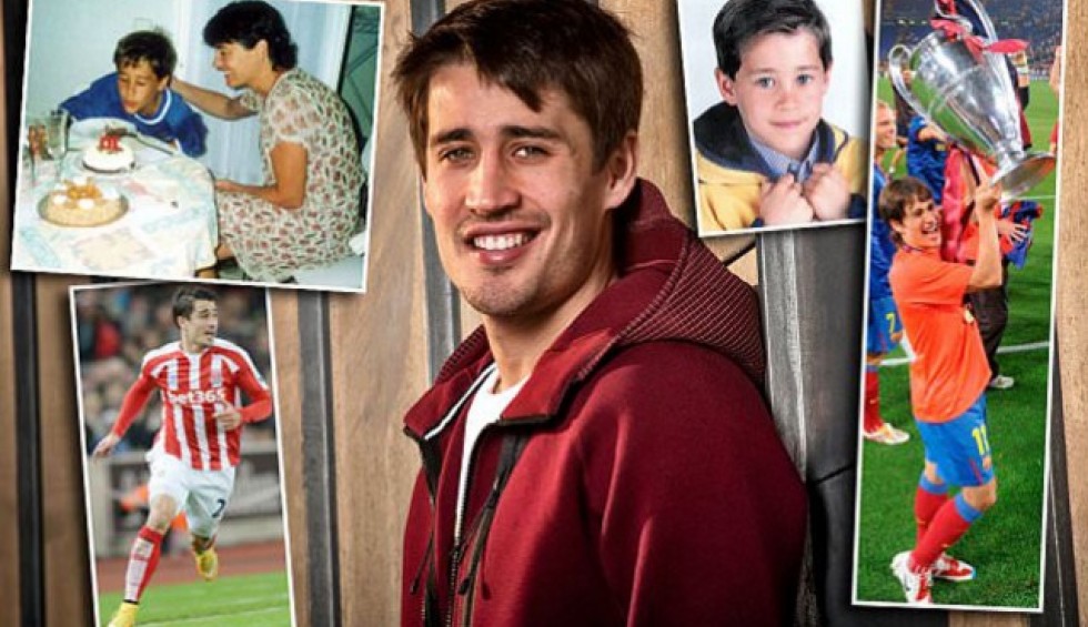 A generic square placeholder image with rounded corners in a figure.