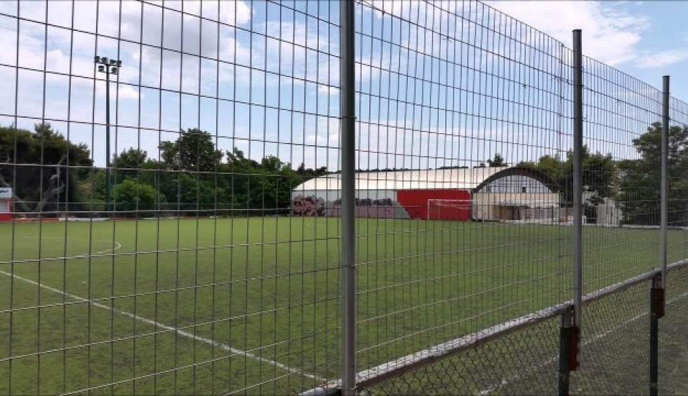 A generic square placeholder image with rounded corners in a figure.