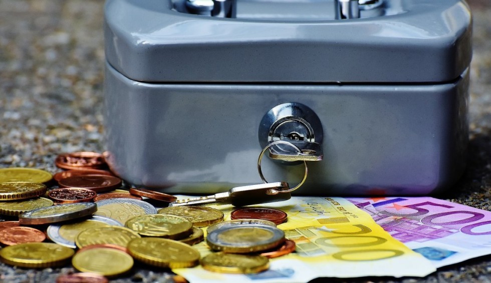 A generic square placeholder image with rounded corners in a figure.