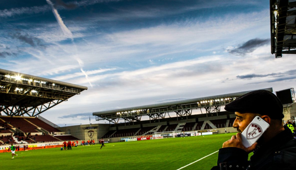 A generic square placeholder image with rounded corners in a figure.