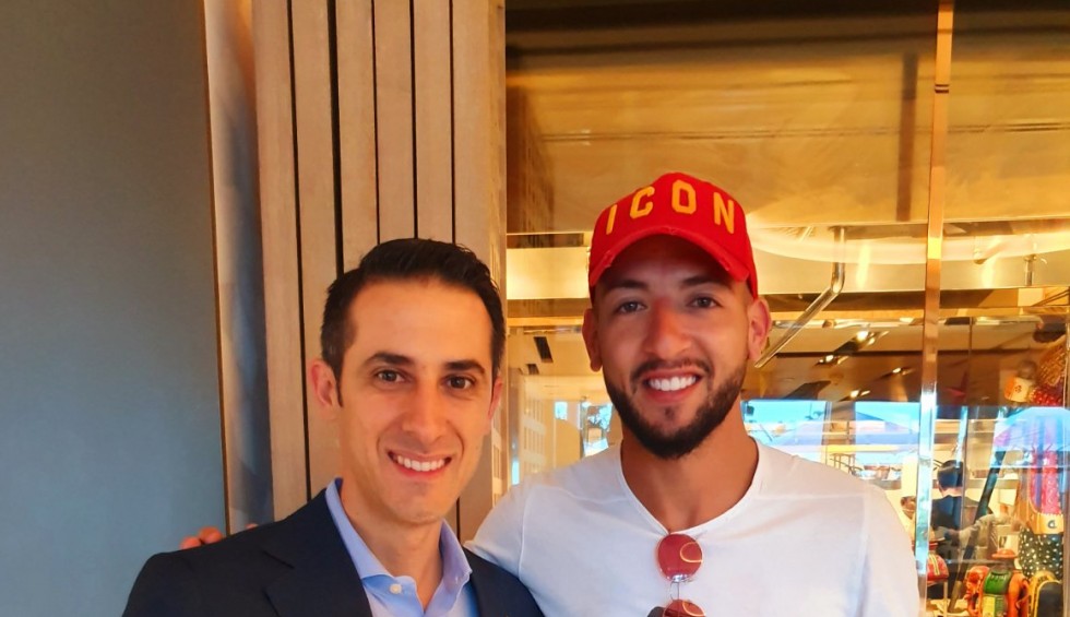 A generic square placeholder image with rounded corners in a figure.