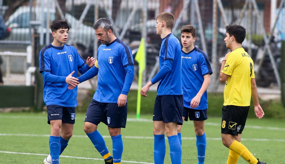 A generic square placeholder image with rounded corners in a figure.