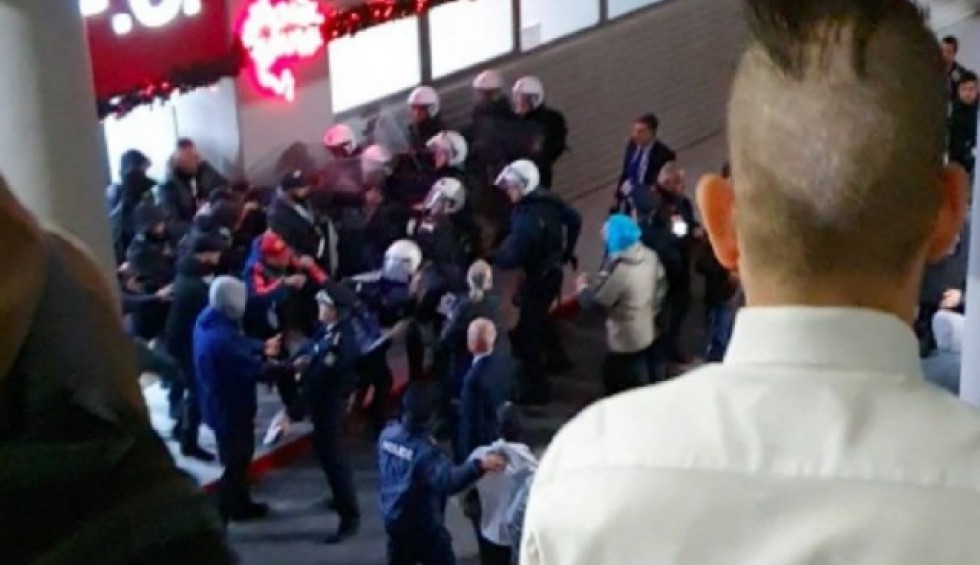 A generic square placeholder image with rounded corners in a figure.