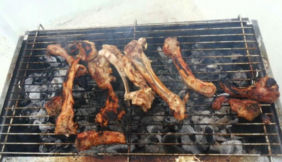 A generic square placeholder image with rounded corners in a figure.