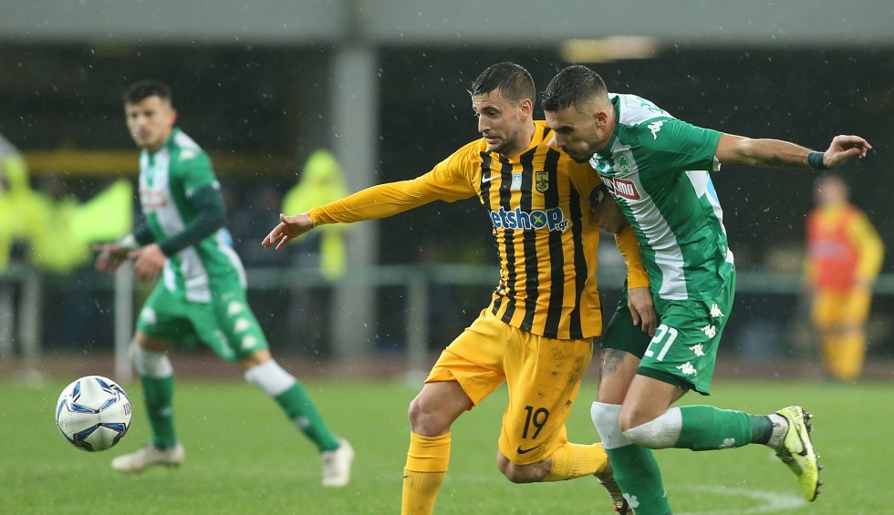 A generic square placeholder image with rounded corners in a figure.