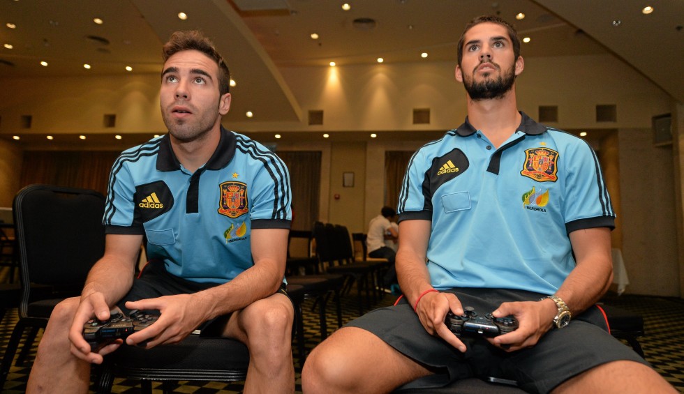 A generic square placeholder image with rounded corners in a figure.