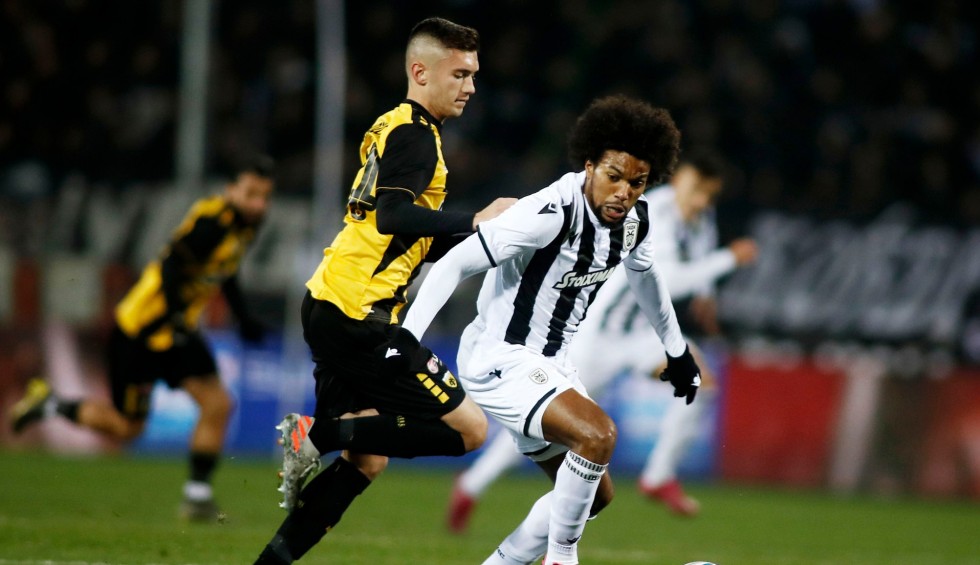 A generic square placeholder image with rounded corners in a figure.